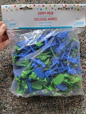Army Men Toy Soldiers - Blue & Green Plastic Figures